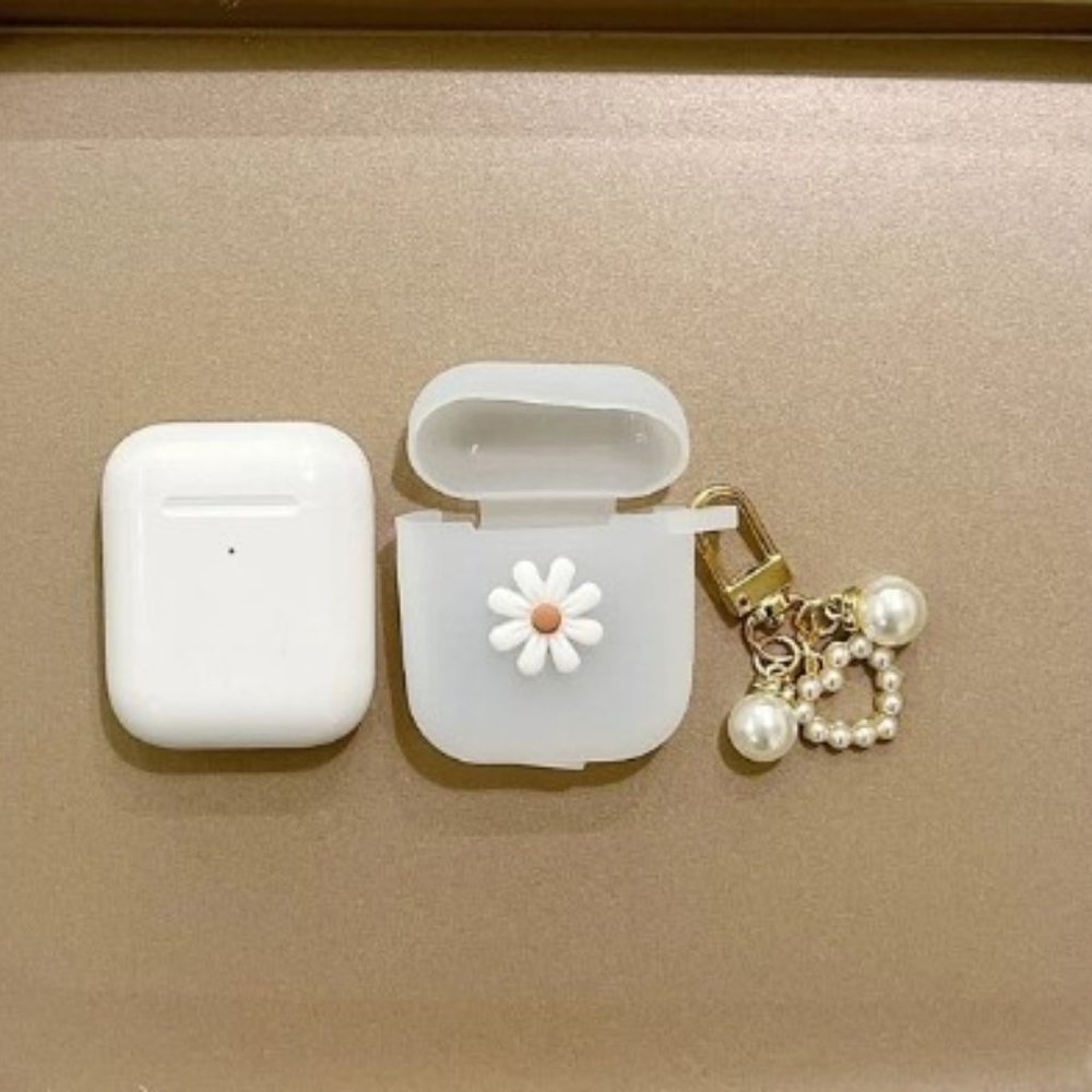 Daisy Pattern AirPods Case - Picture 4 of 4